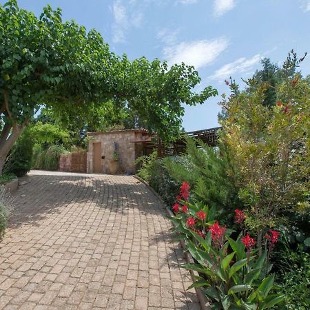 הוילה Family Getaway In Marathon By Ghh מראה חיצוני תמונה