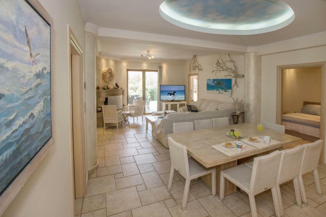 הוילה Family Getaway In Marathon By Ghh מראה חיצוני תמונה
