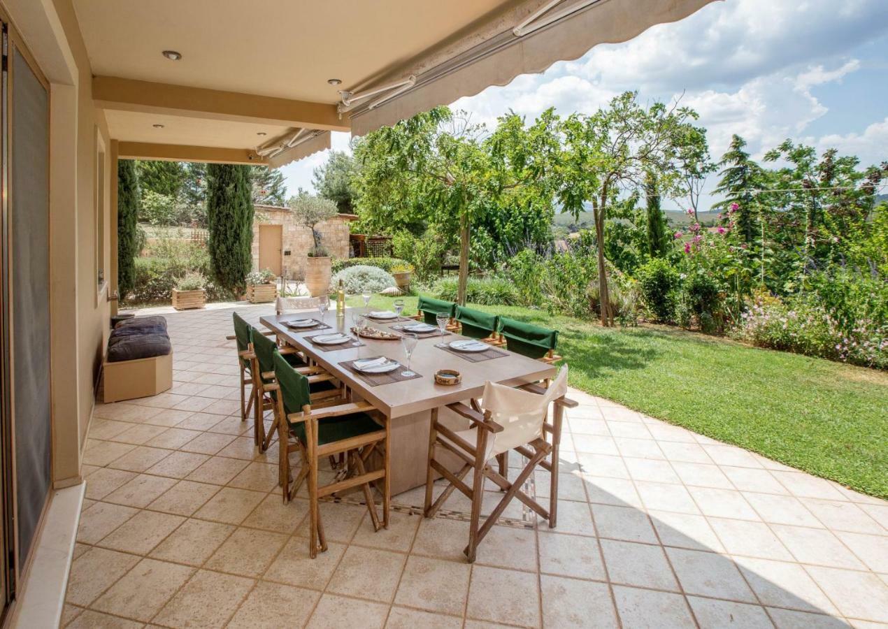 הוילה Family Getaway In Marathon By Ghh מראה חיצוני תמונה