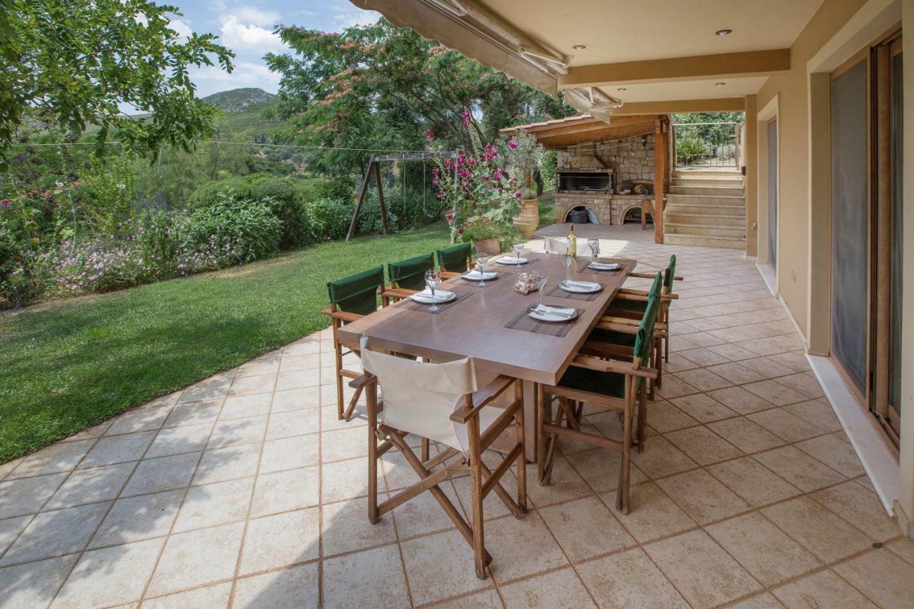 הוילה Family Getaway In Marathon By Ghh מראה חיצוני תמונה
