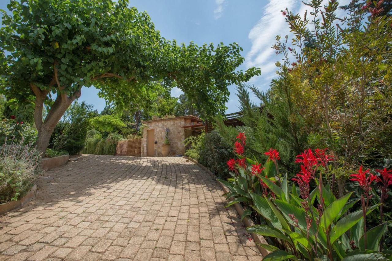 הוילה Family Getaway In Marathon By Ghh מראה חיצוני תמונה
