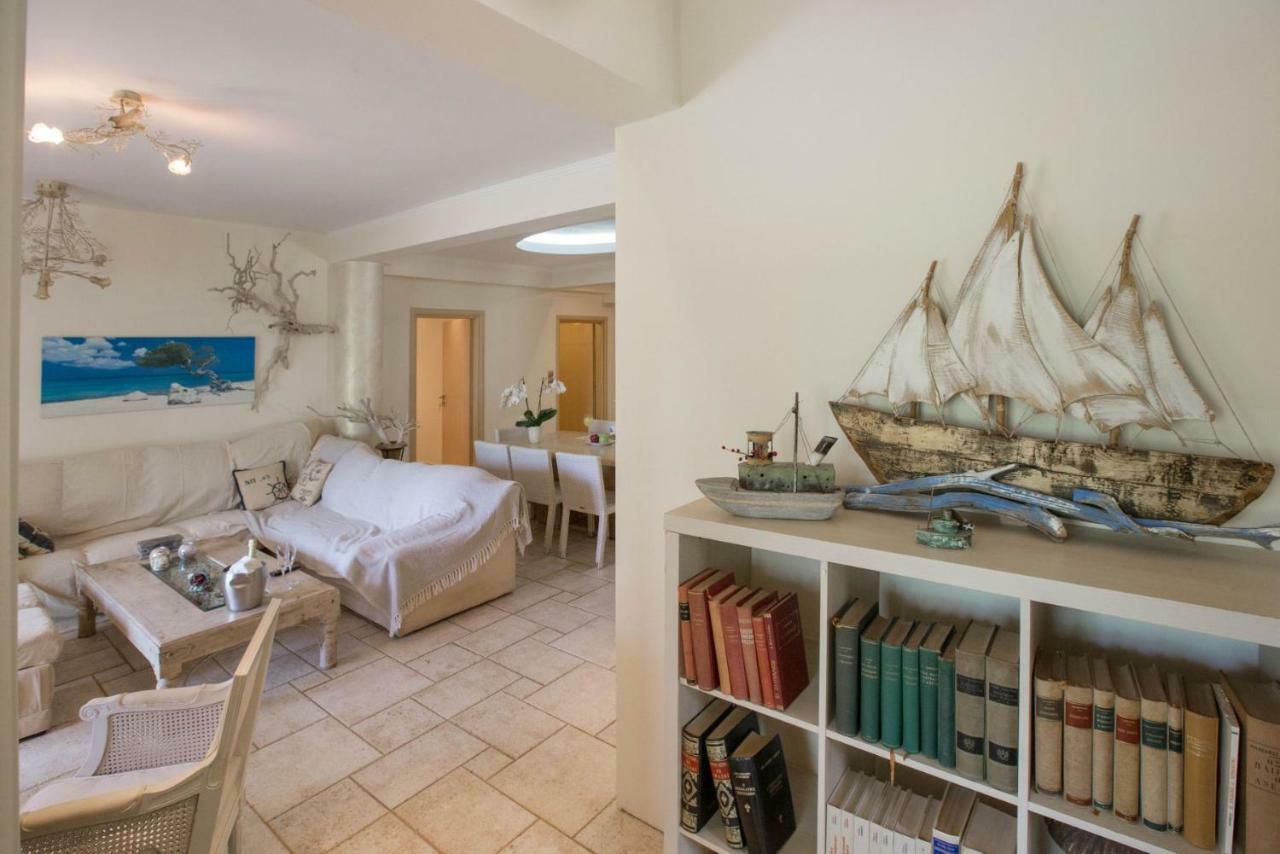 הוילה Family Getaway In Marathon By Ghh מראה חיצוני תמונה