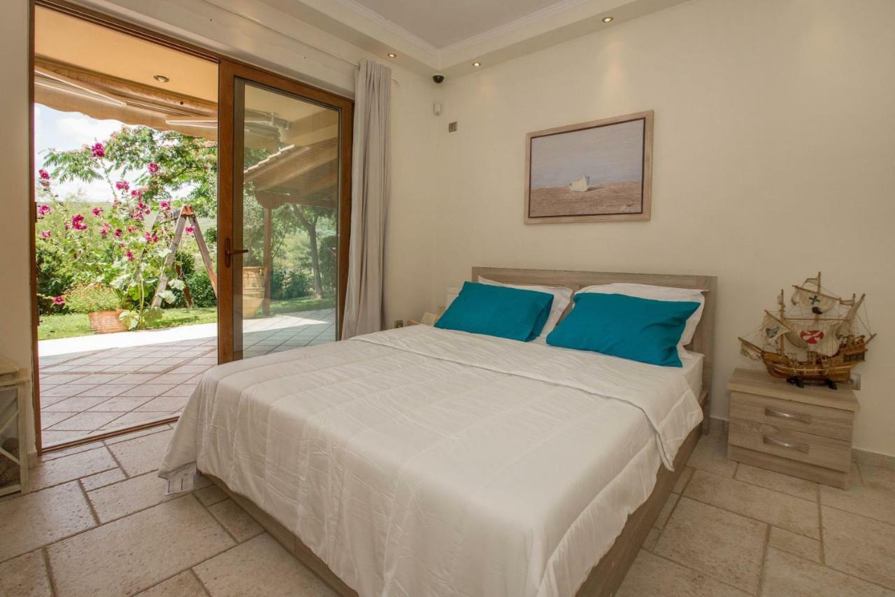 הוילה Family Getaway In Marathon By Ghh מראה חיצוני תמונה