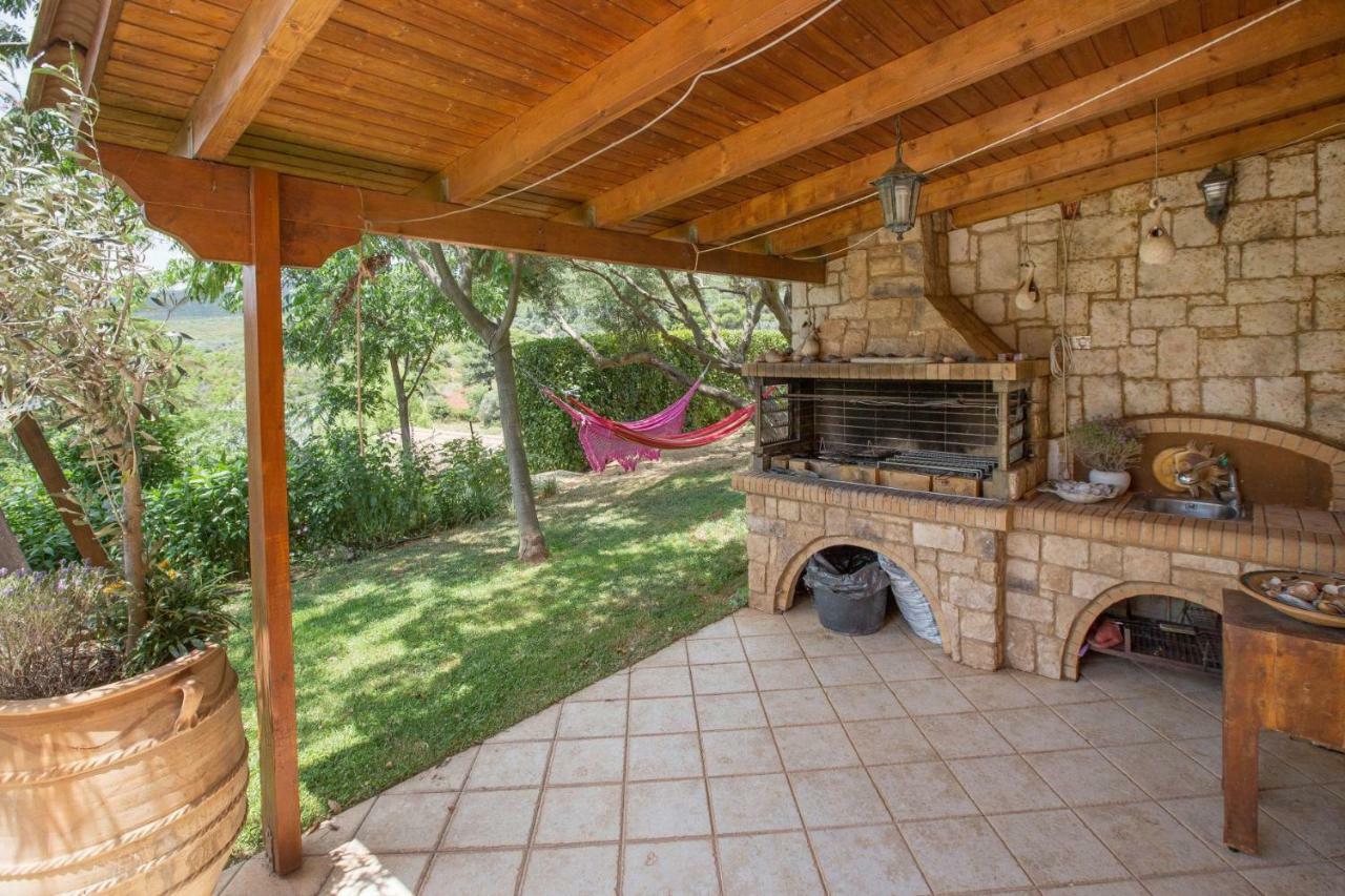הוילה Family Getaway In Marathon By Ghh מראה חיצוני תמונה