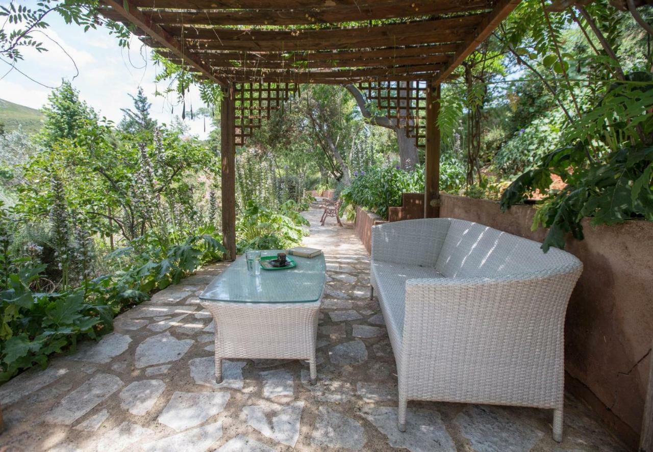 הוילה Family Getaway In Marathon By Ghh מראה חיצוני תמונה