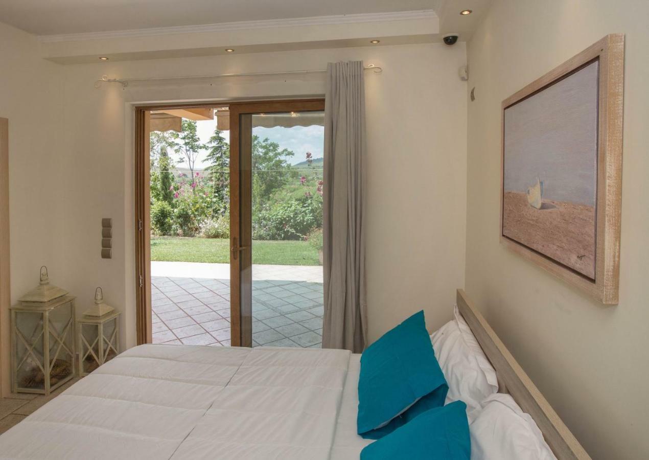 הוילה Family Getaway In Marathon By Ghh מראה חיצוני תמונה