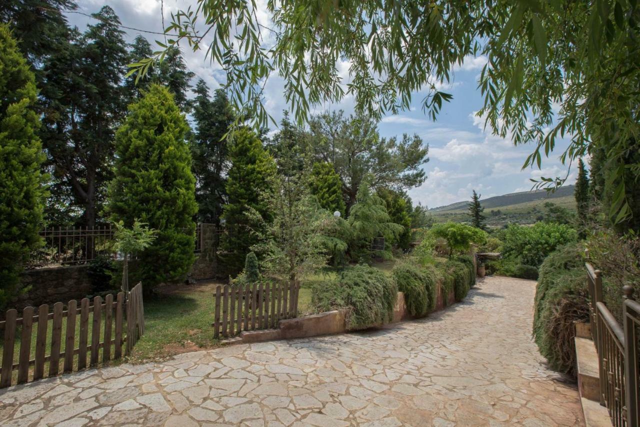 הוילה Family Getaway In Marathon By Ghh מראה חיצוני תמונה